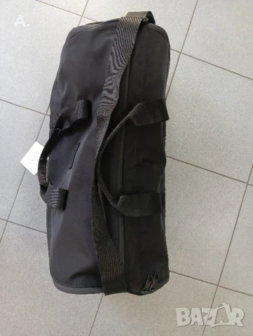 спортна чанта Calvin Klein , снимка 3 - Чанти - 50752523
