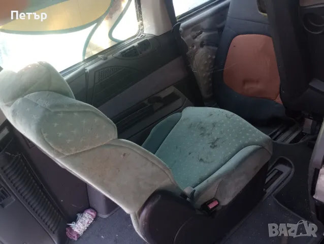 Задна лява трети ред седалка Пежо 807 ситроен ц8 