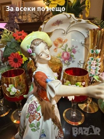 Sitzendorf Germany  Circa 1921-1927 “ Тиролката” - удивителна красота и великолепие Код P1868, снимка 5 - Декорация за дома - 53310930