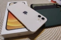 Много запазен iPhone 12 White 64GB комплект кабел кутия протектор, снимка 1