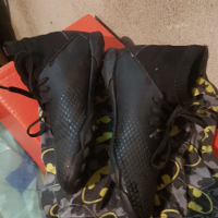 Футболни обувки Adidas Predator - 33 номер , снимка 2 - Детски маратонки - 44640002