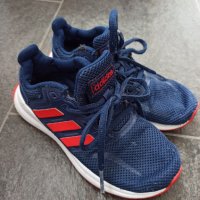 Детски маратонки adidas номер 31.5, снимка 2 - Детски маратонки - 34413640
