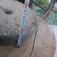 Старинен каменен диск,колело от ръчна мелница хромел, снимка 3 - Антикварни и старинни предмети - 33817912