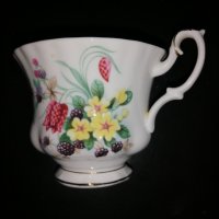Порцелан на Royal Albert - чашка с чинийка , снимка 1 - Чаши - 42850031