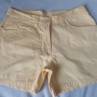 Жълти къси панталони , снимка 1 - Къси панталони и бермуди - 42212507