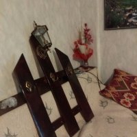 дървена закачалка с ретро фенер, снимка 1 - Декорация за дома - 37686741