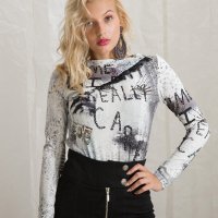 Блуза с къдрички, снимка 2 - Блузи с дълъг ръкав и пуловери - 30451488