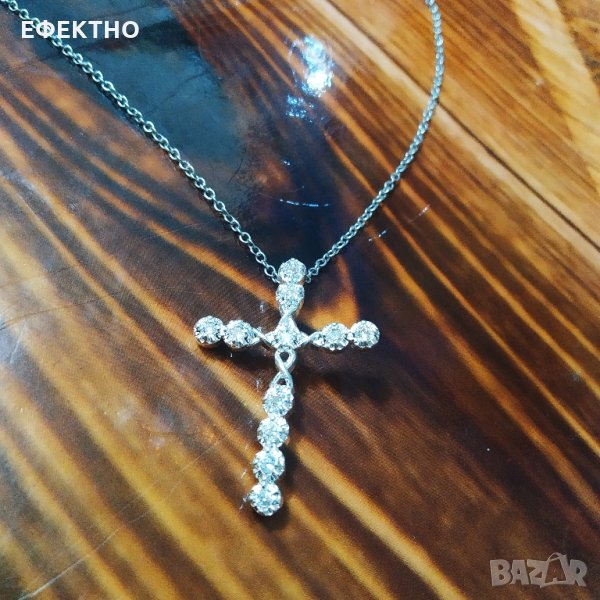 Сребърен, християнски кръст с малки Сваровски кристали, снимка 1