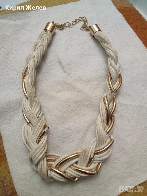 Колие с дитайли от златист метал 52841, снимка 1