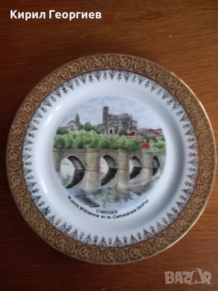 Красива порцеланова чиния със златен кант , снимка 1