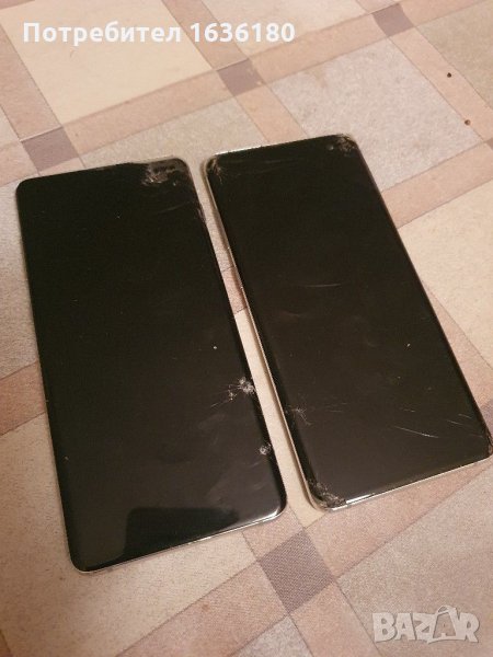 Два дисплея Samsung S10 Plus , незнайно състояние , видимо и 2та са спукани. 60лв, снимка 1