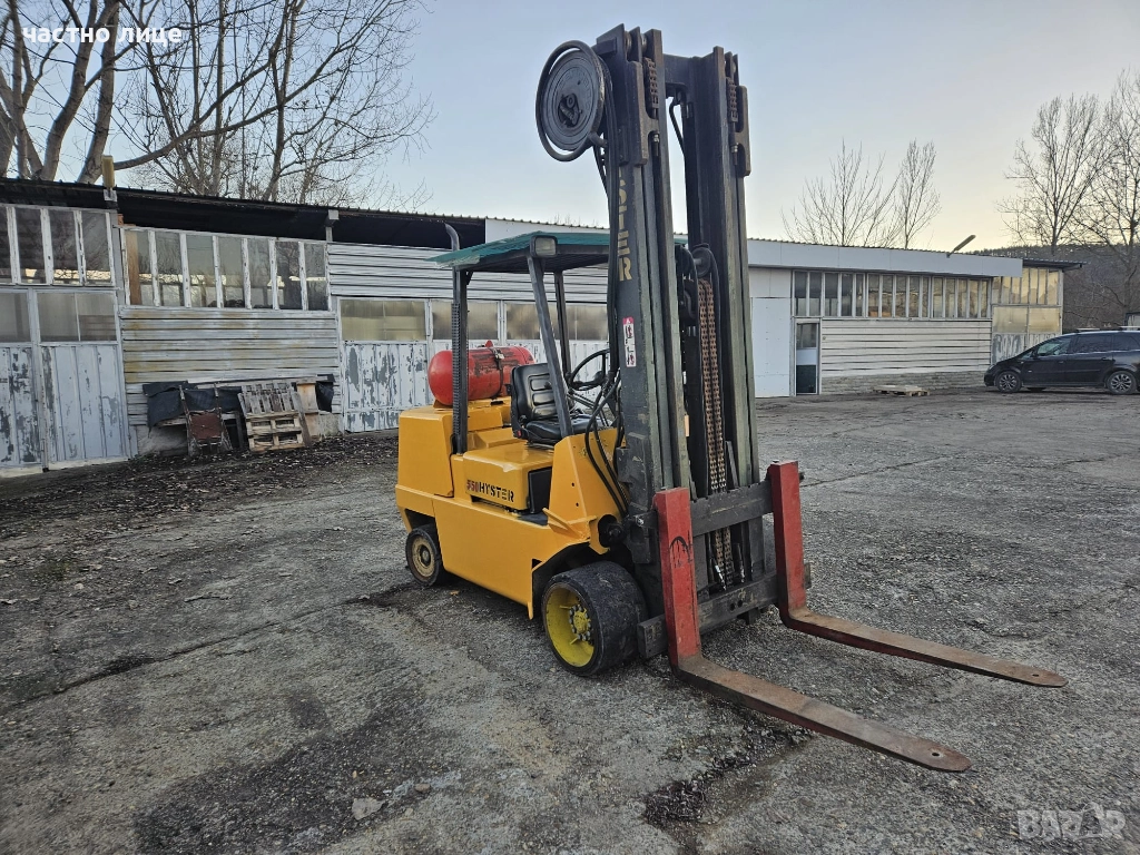 продавам Мотокар Hyster 5.5т газ , вдига на 6.2м, снимка 1