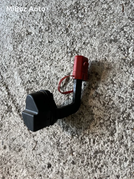 Външен дистрибутор за стартов ток БМВ Е90 91 BMW, снимка 1