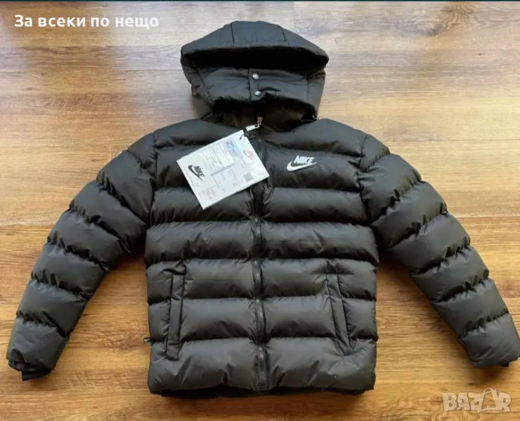 Мъжко черно зимно яке с бродирано лого Nike и махаща се качулка Код B344, снимка 1