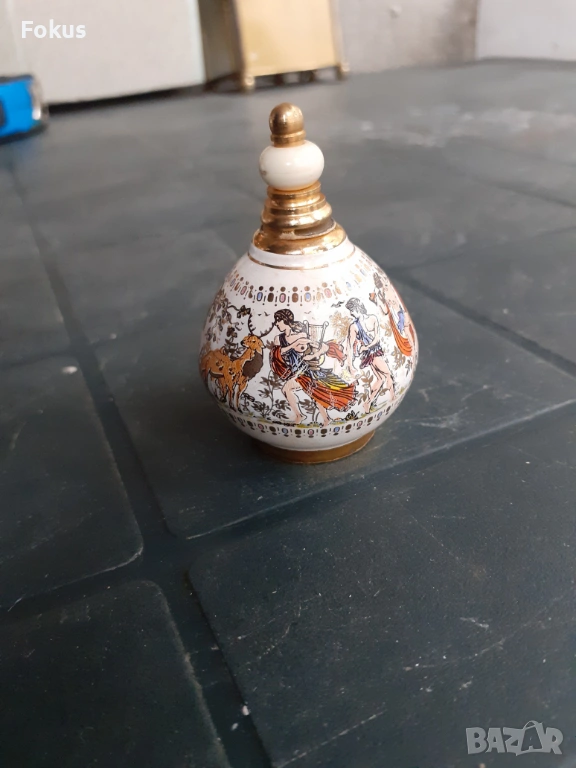 Старо уникално шишенце за парфюм - порцелан, снимка 1