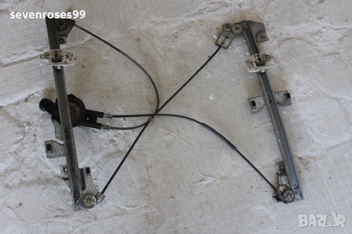 Машинка стъкло дясна врата ръчна Пежо Партнер 2008 1.9d Peugeot Partner Citroen Berlingo, снимка 1