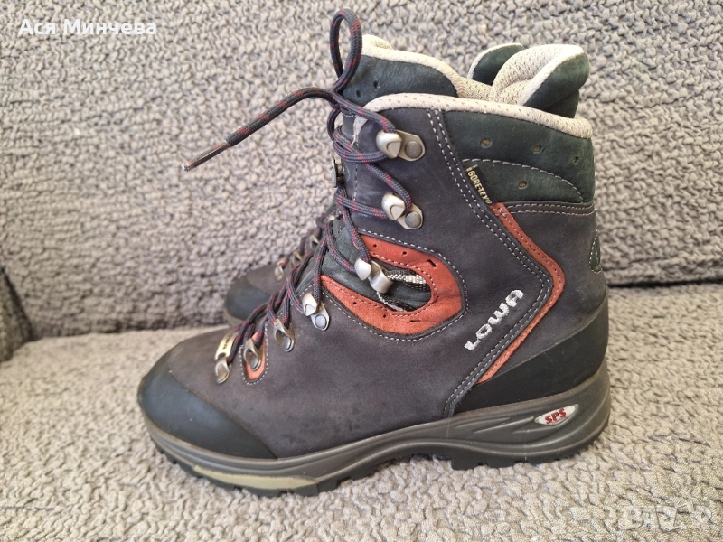 Lowa дамски туристически обувки , снимка 1
