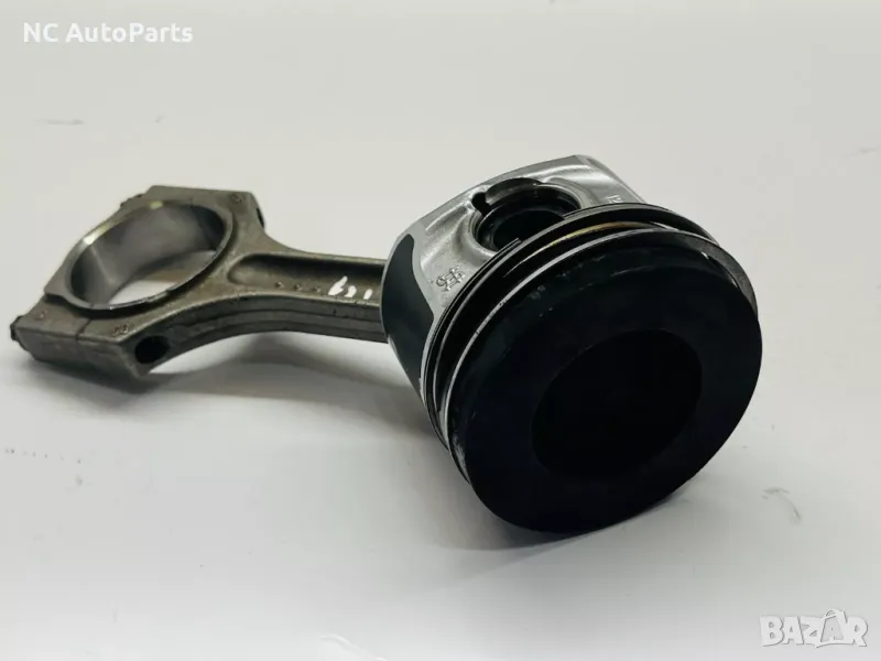 Бутало с биела ОРИГИНАЛНИ за BMW БМВ 1 серия F20 F21 116d N47D20C 084263 543 2014, снимка 1