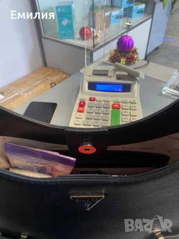 Чанта ,,Guess,,, снимка 3 - Чанти - 52689399