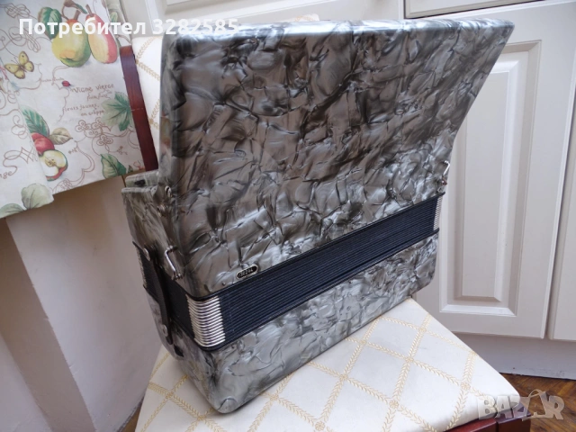 Акордеон Велтмайстер Стела 60 баса, снимка 9 - Акордеони - 53005425