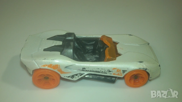 Лот 17 колички и 1 каталог Burago, DeAgostini, Hot Wheels, Maisto и други, снимка 8 - Колекции - 54205171