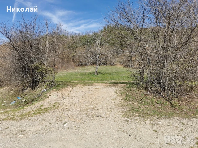 Парцел 3 декара до пътя Голям Извор - Тетевен и пряк път за Гложенски манастир, снимка 2 - Парцели - 51232845