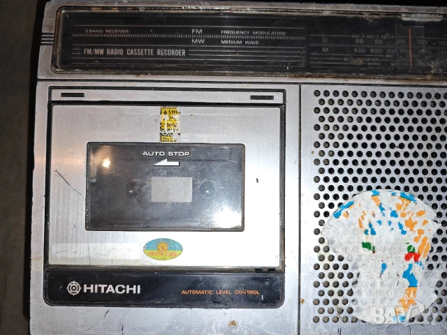 Продавам касетофон Hitachi trk 5600E, снимка 2 - Радиокасетофони, транзистори - 54071657