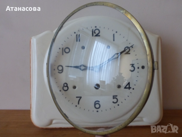 Немски стенен порцеланов часовник с ключ 1930 г, снимка 3 - Антикварни и старинни предмети - 52103449