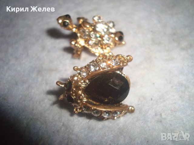 ДВЕ ФИГУРАЛНИ ПОЗЛАТЕНИ АРТ БРОШКИ с БЛЕСТЯЩИ ФАСЕТ - КРИСТАЛИ 29050, снимка 6 - Други - 37691678