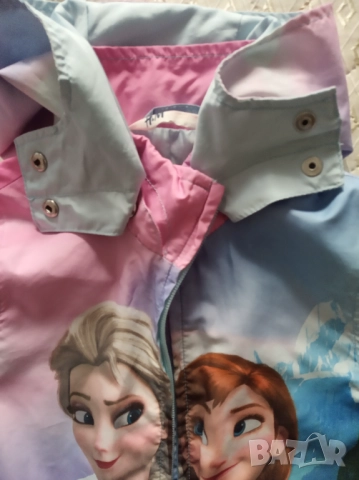 Ветровка Елза и Анна HM, снимка 4 - Детски якета и елеци - 52519358