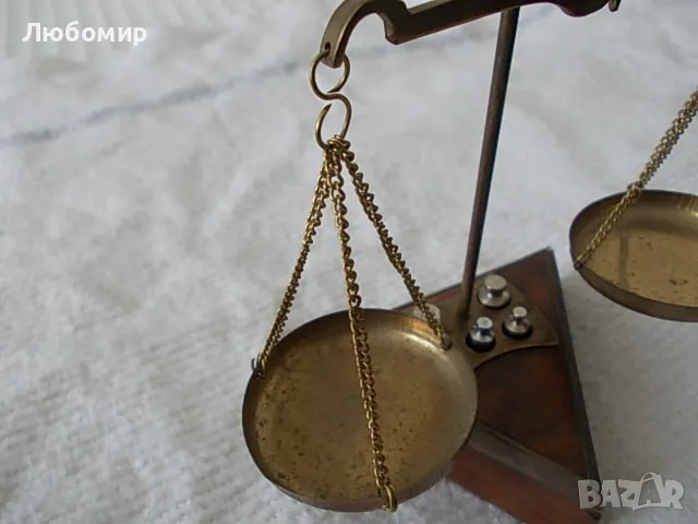 Стара настолна везна, снимка 2 - Антикварни и старинни предмети - 50046067