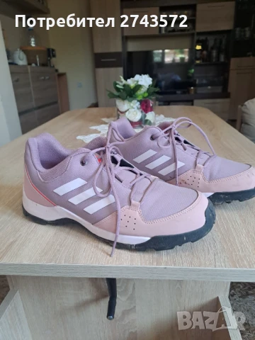 Продавам в отлично състояние спортни обувки, снимка 1