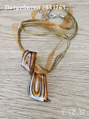 Колие от епоксидна смола, снимка 4 - Колиета, медальони, синджири - 51557960