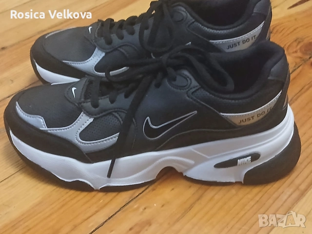 Маратонки NIKE 