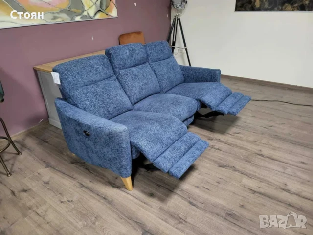 Сив диван от плат тройка с електрически релаксиращ механизъм, снимка 4 - Дивани и мека мебел - 50887320