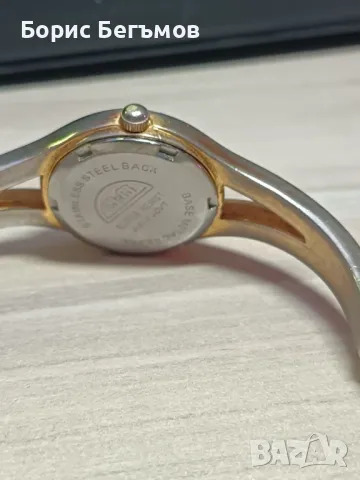 Дамски часовник Q&Q, снимка 2 - Дамски - 49396395