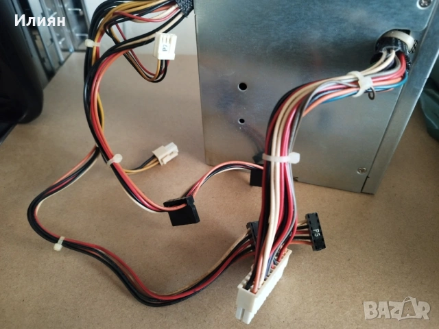 Захранване DELL, снимка 3 - Захранвания и кутии - 53130377