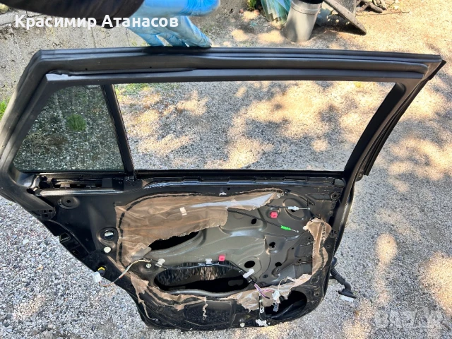 Врата задна лява  за Тойота Авенсис T27 комби седан. 2009-2015г, снимка 4 - Части - 50553792