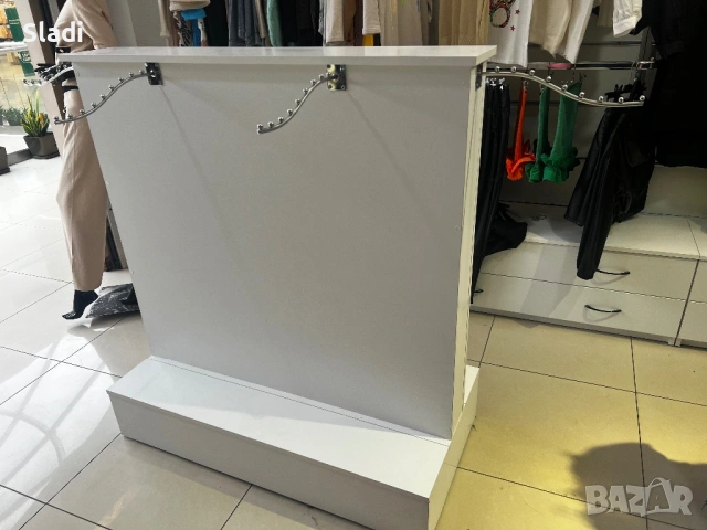 Търговско оборудване, магазин за дрехи