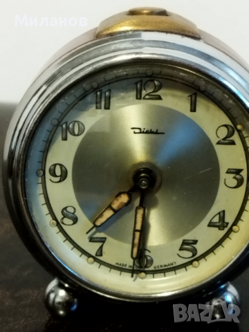 Стар механичен будилник, настолен часовник, снимка 2 - Антикварни и старинни предмети - 44611042