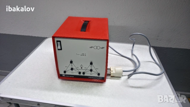 Трифазен трансформатор за ниско напрежение Leybold-Heraeus Germany , модел 522 40. 