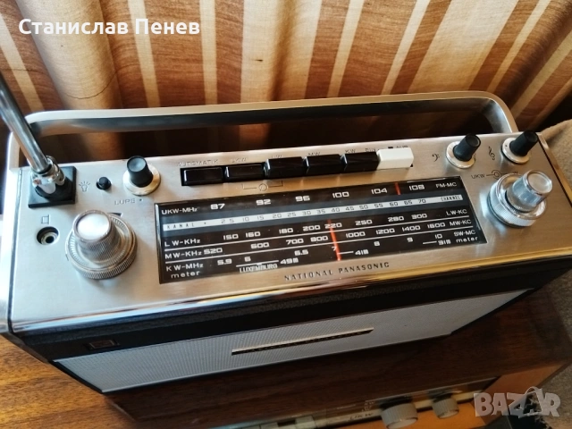 National Panasonic RF-895L Vintage 4 Band Radio , снимка 2 - Ресийвъри, усилватели, смесителни пултове - 54027256