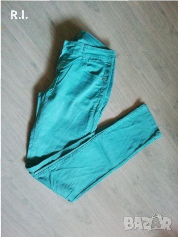 Два чифта дамски дънки - коралови и зелени, снимка 2 - Дънки - 30353381