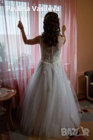 Страхотна булчинска рокля