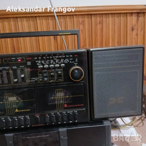 радиокасетофон GRUNDIG 2400, снимка 2 - Радиокасетофони, транзистори - 53130648