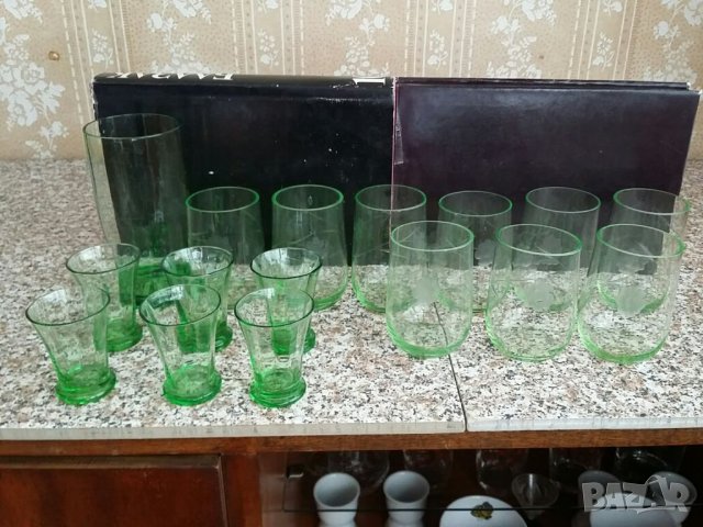 Чаши от зелено стъкло 
