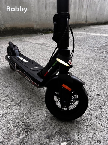 Електрическа тротинетка Ducati Pro 3, снимка 9 - Велосипеди - 52278705