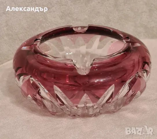 Кристален цветен пепелник , снимка 2 - Декорация за дома - 47792087