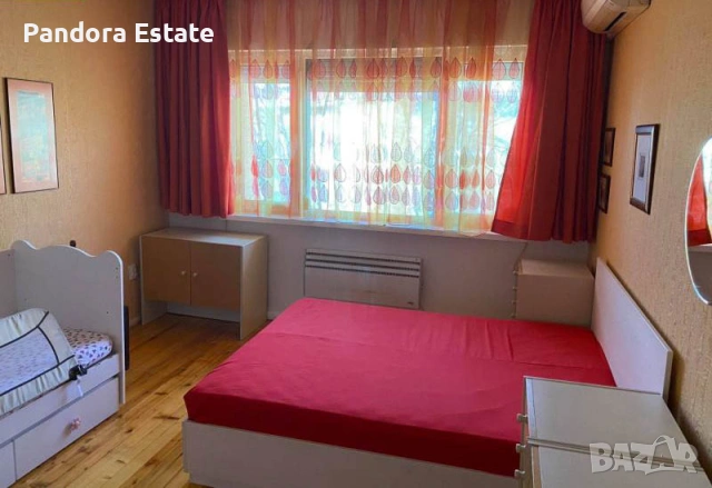 Продава четиристаен апартамент в кв. Изток, снимка 3 - Апартаменти - 53372428