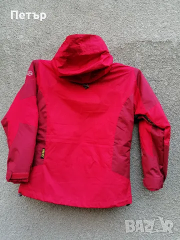 Продавам чисто ново червено малко дамско яке от две части The North Face , снимка 11 - Якета - 48406268